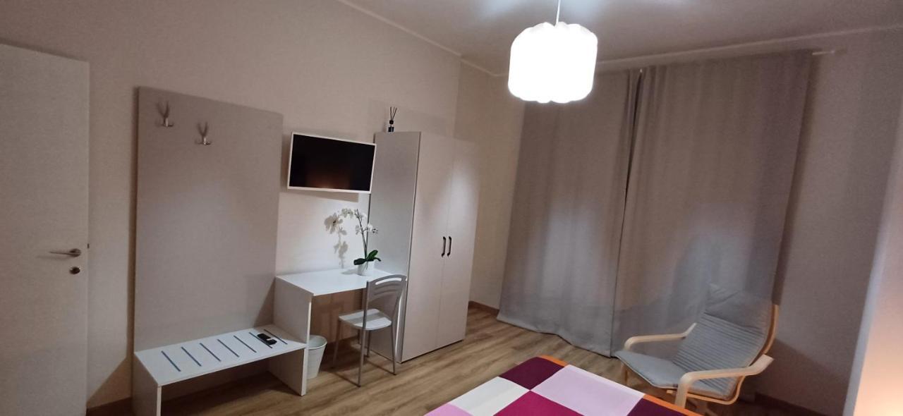 Pollino Guest House 卡斯特罗维拉里 外观 照片