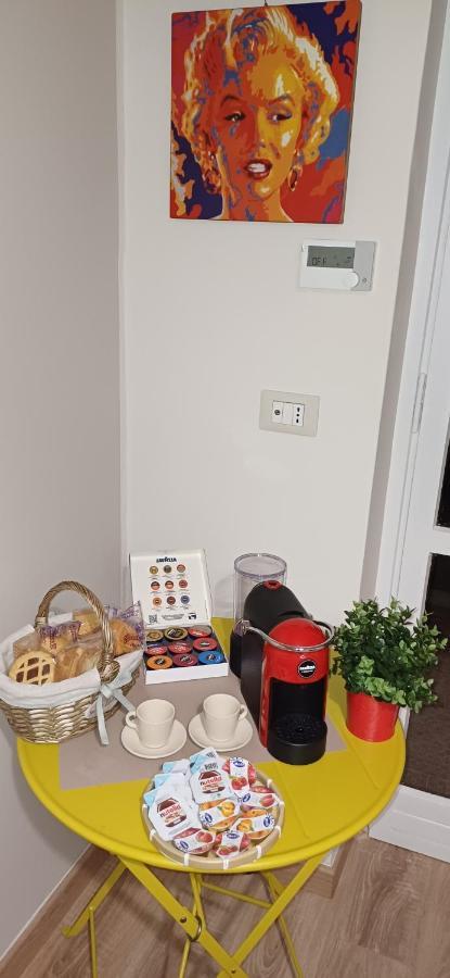 Pollino Guest House 卡斯特罗维拉里 外观 照片