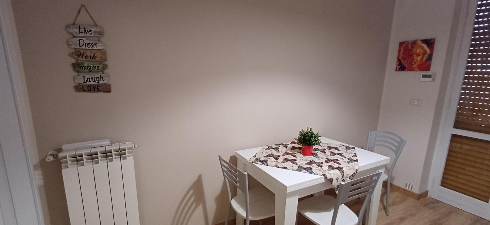 Pollino Guest House 卡斯特罗维拉里 外观 照片